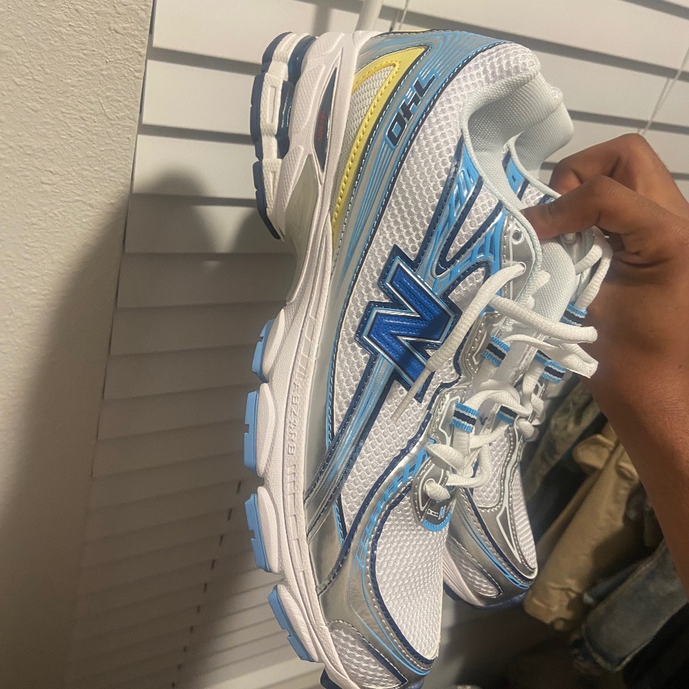 New Balance 740